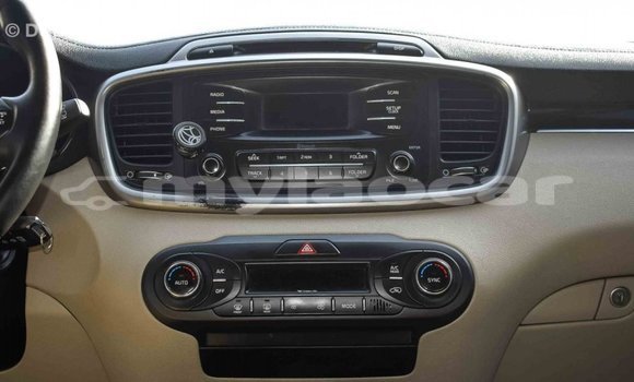 Acheter Import Voiture Kia Sorento Marron à Import - Dubai, Attapeu Province Acheter Import Voiture Kia Sorento Marron à Import - Dubai, Attapeu Province