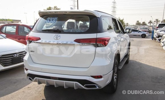 Buy Import Toyota Fortuner White Car in Import - Dubai in Attapeu Province Buy Import Toyota Fortuner White Car in Import - Dubai in Attapeu Province