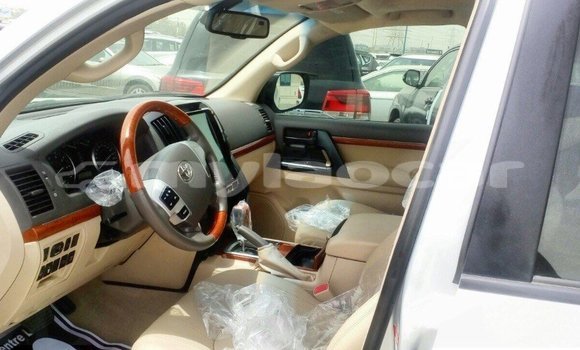 Buy Import Toyota Land Cruiser Other Car in Import - Dubai in Attapeu Province Buy Import Toyota Land Cruiser Other Car in Import - Dubai in Attapeu Province
