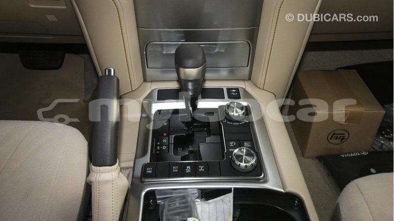 Big with watermark toyota land cruiser attapeu province import dubai 1580