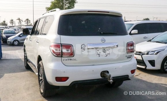 Acheter Import Voiture Nissan Patrol Blanc à Import - Dubai, Attapeu Province Acheter Import Voiture Nissan Patrol Blanc à Import - Dubai, Attapeu Province