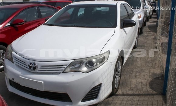 ຊື້ ການ ນຳ ເຂົ້າ Toyota Camry White ລົດ ໃນ Import - Dubai ໃນ Attapeu Province ຊື້ ການ ນຳ ເຂົ້າ Toyota Camry White ລົດ ໃນ Import - Dubai ໃນ Attapeu Province