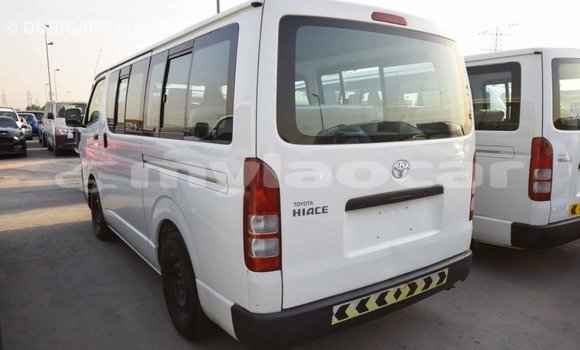 ຊື້ ການ ນຳ ເຂົ້າ Toyota Hiace White ລົດ ໃນ Import - Dubai ໃນ Attapeu Province ຊື້ ການ ນຳ ເຂົ້າ Toyota Hiace White ລົດ ໃນ Import - Dubai ໃນ Attapeu Province
