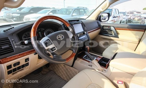 Buy Import Toyota Land Cruiser White Car in Import - Dubai in Attapeu Province Buy Import Toyota Land Cruiser White Car in Import - Dubai in Attapeu Province