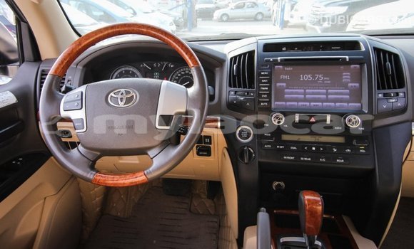 Buy Import Toyota Land Cruiser White Car in Import - Dubai in Attapeu Province Buy Import Toyota Land Cruiser White Car in Import - Dubai in Attapeu Province