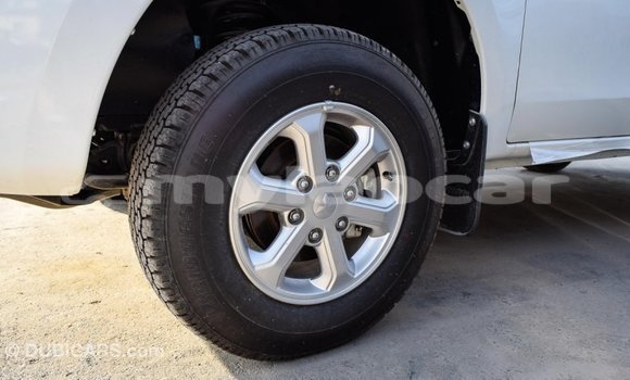 Buy Import Mitsubishi L200 White Car in Import - Dubai in Attapeu Province Buy Import Mitsubishi L200 White Car in Import - Dubai in Attapeu Province