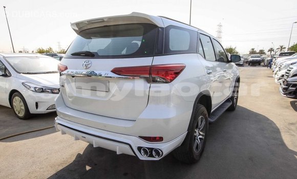 Buy Import Toyota Fortuner White Car in Import - Dubai in Attapeu Province Buy Import Toyota Fortuner White Car in Import - Dubai in Attapeu Province
