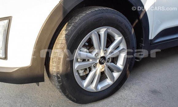 Acheter Import Voiture Hyundai Creta Blanc à Import - Dubai, Attapeu Province Acheter Import Voiture Hyundai Creta Blanc à Import - Dubai, Attapeu Province