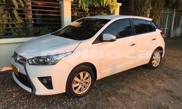 Buy Used Toyota Yaris White Car in Vientiane in Vientiane Province