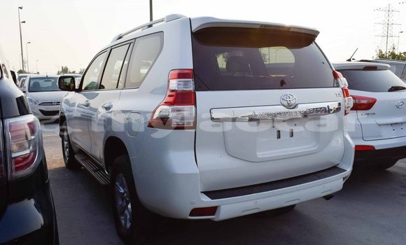 ຊື້ ການ ນຳ ເຂົ້າ Toyota Prado White ລົດ ໃນ Import - Dubai ໃນ Attapeu Province ຊື້ ການ ນຳ ເຂົ້າ Toyota Prado White ລົດ ໃນ Import - Dubai ໃນ Attapeu Province