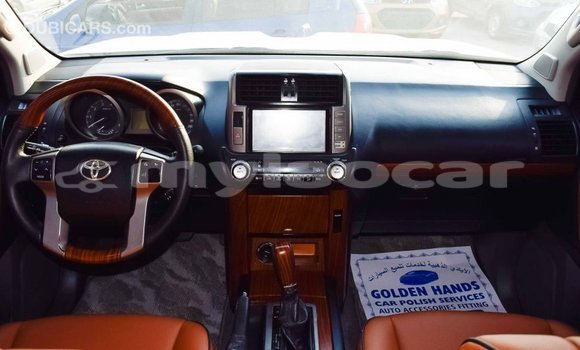 Acheter Import Voiture Toyota Prado Blanc à Import - Dubai, Attapeu Province Acheter Import Voiture Toyota Prado Blanc à Import - Dubai, Attapeu Province