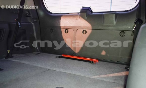 Acheter Import Voiture Toyota Prado Blanc à Import - Dubai, Attapeu Province Acheter Import Voiture Toyota Prado Blanc à Import - Dubai, Attapeu Province