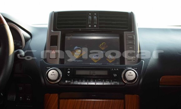 Acheter Import Voiture Toyota Prado Blanc à Import - Dubai, Attapeu Province Acheter Import Voiture Toyota Prado Blanc à Import - Dubai, Attapeu Province