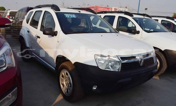 Buy Import Renault Duster White Car in Import - Dubai in Attapeu Province