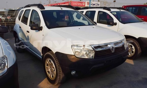 Buy Import Renault Duster White Car in Import - Dubai in Attapeu Province