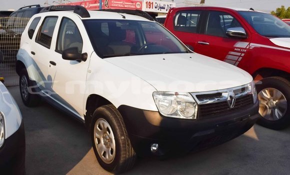 Buy Import Renault Duster White Car in Import - Dubai in Attapeu Province