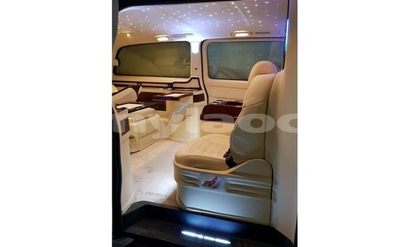 Buy Import Mercedes-Benz 250 Black Car in Import - Dubai in Attapeu Province Buy Import Mercedes-Benz 250 Black Car in Import - Dubai in Attapeu Province