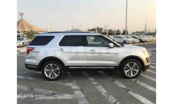Buy Import Ford Explorer Other Car in Import - Dubai in Attapeu Province Buy Import Ford Explorer Other Car in Import - Dubai in Attapeu Province