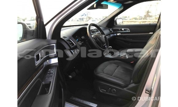Buy Import Ford Explorer Other Car in Import - Dubai in Attapeu Province Buy Import Ford Explorer Other Car in Import - Dubai in Attapeu Province