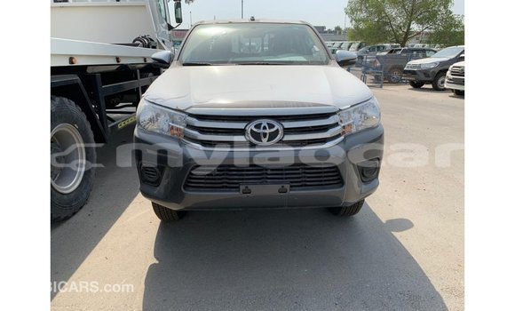 Acheter Import Voiture Toyota Hilux Autre à Import - Dubai, Attapeu Province Acheter Import Voiture Toyota Hilux Autre à Import - Dubai, Attapeu Province