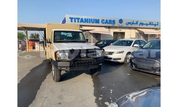 Buy Import Toyota Land Cruiser Beige Car in Import - Dubai in Attapeu Province Buy Import Toyota Land Cruiser Beige Car in Import - Dubai in Attapeu Province