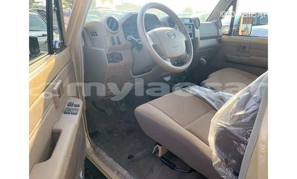 Buy Import Toyota Land Cruiser Beige Car in Import - Dubai in Attapeu Province Buy Import Toyota Land Cruiser Beige Car in Import - Dubai in Attapeu Province