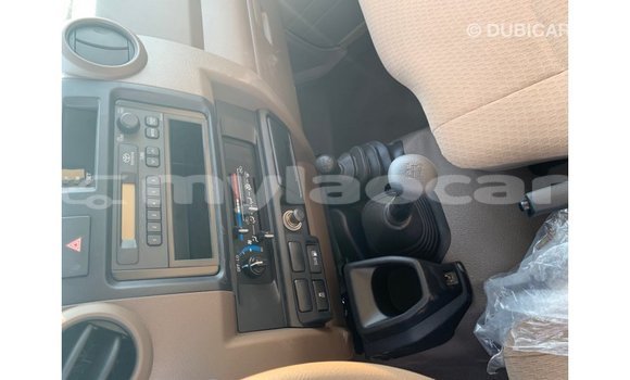 Buy Import Toyota Land Cruiser Beige Car in Import - Dubai in Attapeu Province Buy Import Toyota Land Cruiser Beige Car in Import - Dubai in Attapeu Province