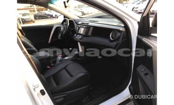 Buy Import Toyota HiAce White Truck in Import - Dubai in Attapeu Province Buy Import Toyota HiAce White Truck in Import - Dubai in Attapeu Province