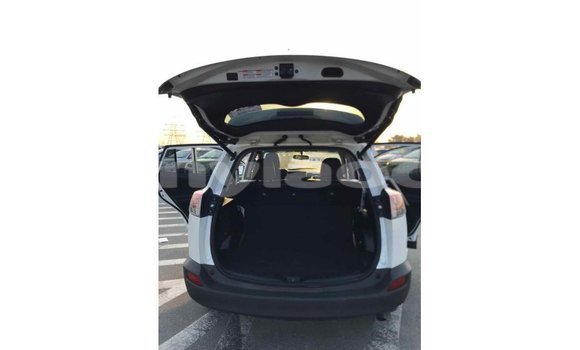 Buy Import Toyota HiAce White Truck in Import - Dubai in Attapeu Province Buy Import Toyota HiAce White Truck in Import - Dubai in Attapeu Province