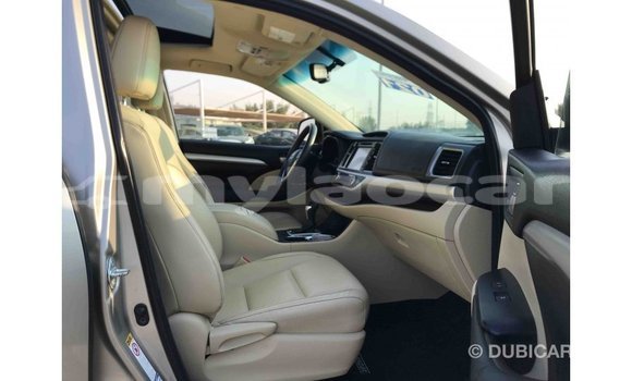 Buy Import Toyota Highlander Other Car in Import - Dubai in Attapeu Province Buy Import Toyota Highlander Other Car in Import - Dubai in Attapeu Province
