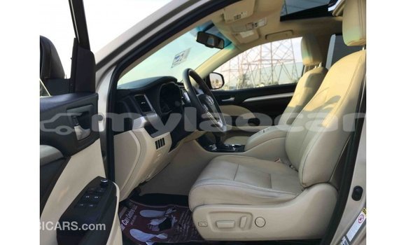 Buy Import Toyota Highlander Other Car in Import - Dubai in Attapeu Province Buy Import Toyota Highlander Other Car in Import - Dubai in Attapeu Province
