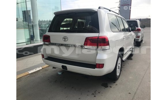 Buy Import Toyota Land Cruiser White Car in Import - Dubai in Attapeu Province Buy Import Toyota Land Cruiser White Car in Import - Dubai in Attapeu Province