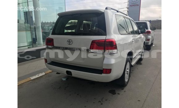 Buy Import Toyota Land Cruiser White Car in Import - Dubai in Attapeu Province Buy Import Toyota Land Cruiser White Car in Import - Dubai in Attapeu Province
