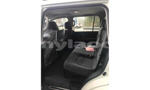 Buy Import Toyota Land Cruiser White Car in Import - Dubai in Attapeu Province Buy Import Toyota Land Cruiser White Car in Import - Dubai in Attapeu Province