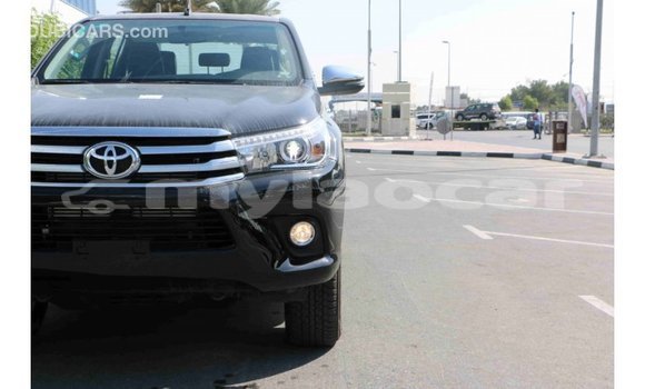 Acheter Import Voiture Toyota Hilux Noir à Import - Dubai, Attapeu Province Acheter Import Voiture Toyota Hilux Noir à Import - Dubai, Attapeu Province