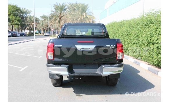 Acheter Import Voiture Toyota Hilux Noir à Import - Dubai, Attapeu Province Acheter Import Voiture Toyota Hilux Noir à Import - Dubai, Attapeu Province