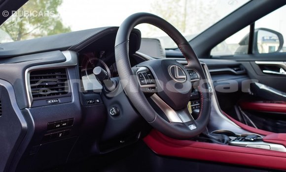 Acheter Import Voiture Lexus RX 300 Blanc à Import - Dubai, Attapeu Province Acheter Import Voiture Lexus RX 300 Blanc à Import - Dubai, Attapeu Province