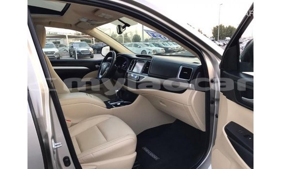 Buy Import Toyota Highlander Other Car in Import - Dubai in Attapeu Province Buy Import Toyota Highlander Other Car in Import - Dubai in Attapeu Province