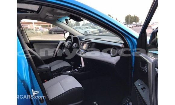 Buy Import Toyota HiAce Blue Truck in Import - Dubai in Attapeu Province Buy Import Toyota HiAce Blue Truck in Import - Dubai in Attapeu Province