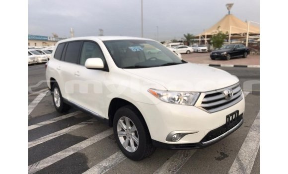 Buy Import Toyota Highlander White Car in Import - Dubai in Attapeu Province Buy Import Toyota Highlander White Car in Import - Dubai in Attapeu Province