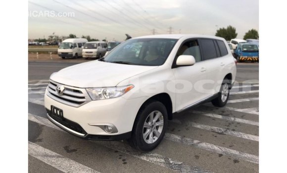 Buy Import Toyota Highlander White Car in Import - Dubai in Attapeu Province Buy Import Toyota Highlander White Car in Import - Dubai in Attapeu Province