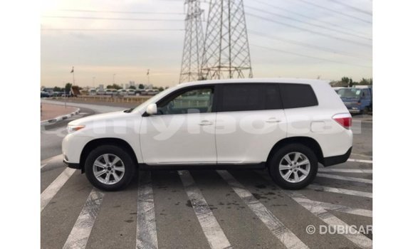 Buy Import Toyota Highlander White Car in Import - Dubai in Attapeu Province Buy Import Toyota Highlander White Car in Import - Dubai in Attapeu Province