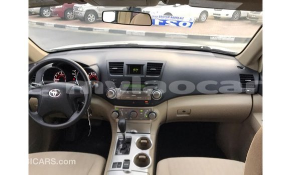 Buy Import Toyota Highlander White Car in Import - Dubai in Attapeu Province Buy Import Toyota Highlander White Car in Import - Dubai in Attapeu Province