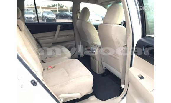 Buy Import Toyota Highlander White Car in Import - Dubai in Attapeu Province Buy Import Toyota Highlander White Car in Import - Dubai in Attapeu Province