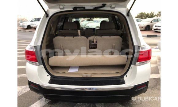 Buy Import Toyota Highlander White Car in Import - Dubai in Attapeu Province Buy Import Toyota Highlander White Car in Import - Dubai in Attapeu Province