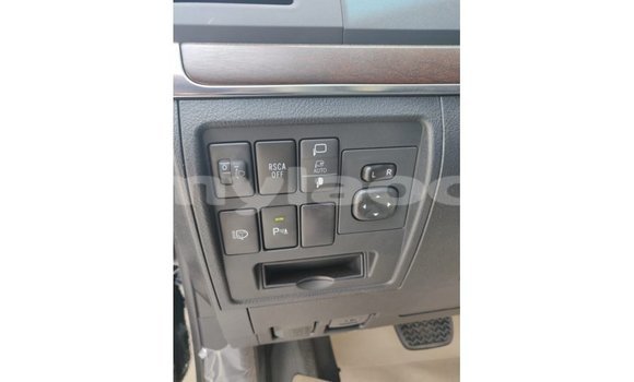 Buy Import Toyota Land Cruiser Other Car in Import - Dubai in Attapeu Province Buy Import Toyota Land Cruiser Other Car in Import - Dubai in Attapeu Province