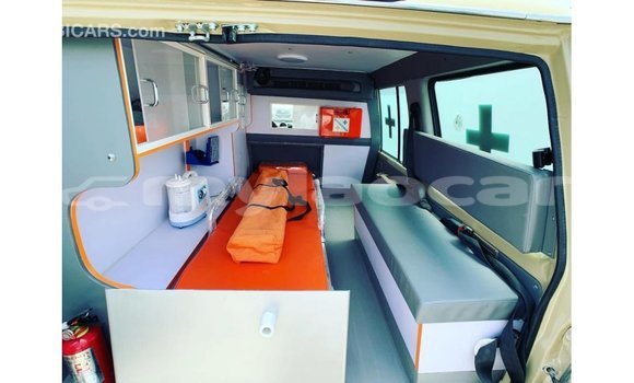 Buy Import Toyota Land Cruiser Beige Car in Import - Dubai in Attapeu Province Buy Import Toyota Land Cruiser Beige Car in Import - Dubai in Attapeu Province