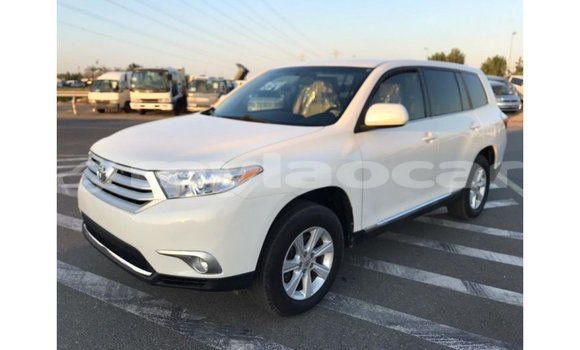 Buy Import Toyota Highlander White Car in Import - Dubai in Attapeu Province Buy Import Toyota Highlander White Car in Import - Dubai in Attapeu Province