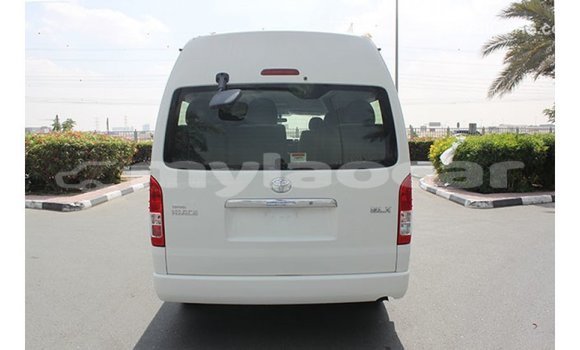 Acheter Import Voiture Toyota Hiace Blanc à Import - Dubai, Attapeu Province Acheter Import Voiture Toyota Hiace Blanc à Import - Dubai, Attapeu Province