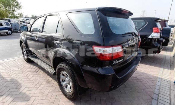 Acheter Import Voiture Toyota Fortuner Noir à Import - Dubai, Attapeu Province Acheter Import Voiture Toyota Fortuner Noir à Import - Dubai, Attapeu Province